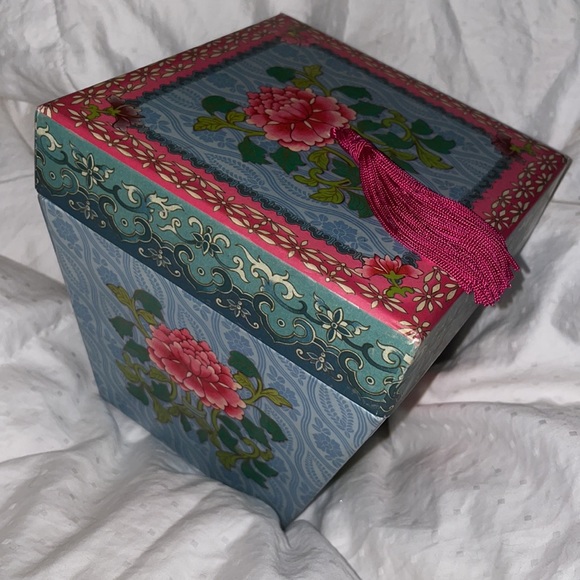 Intricate Asian Inspired Colorful Paper Box - Picture 9 of 9